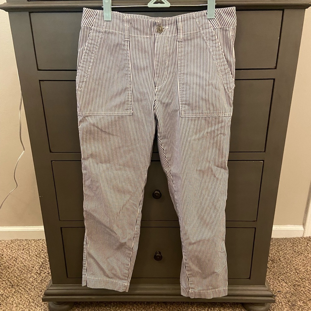 Gap girlfriend crop blue and white striped pants, size 6